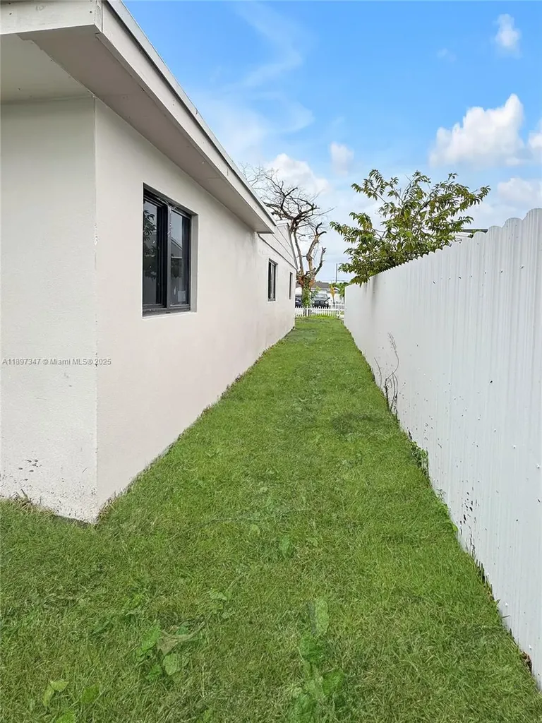 1449 SW 49th Avenue Fort Lauderdale FL 33317