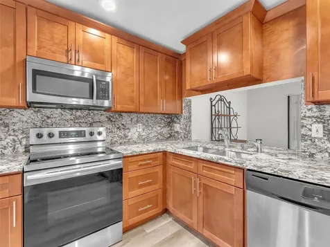 3065 NW 48th Avenue Coconut Creek FL 33063
