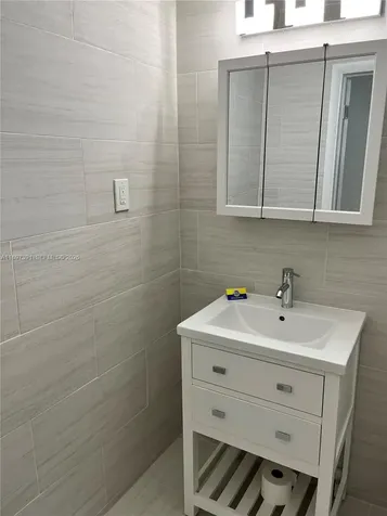 4233 Washington Street Hollywood FL 33021