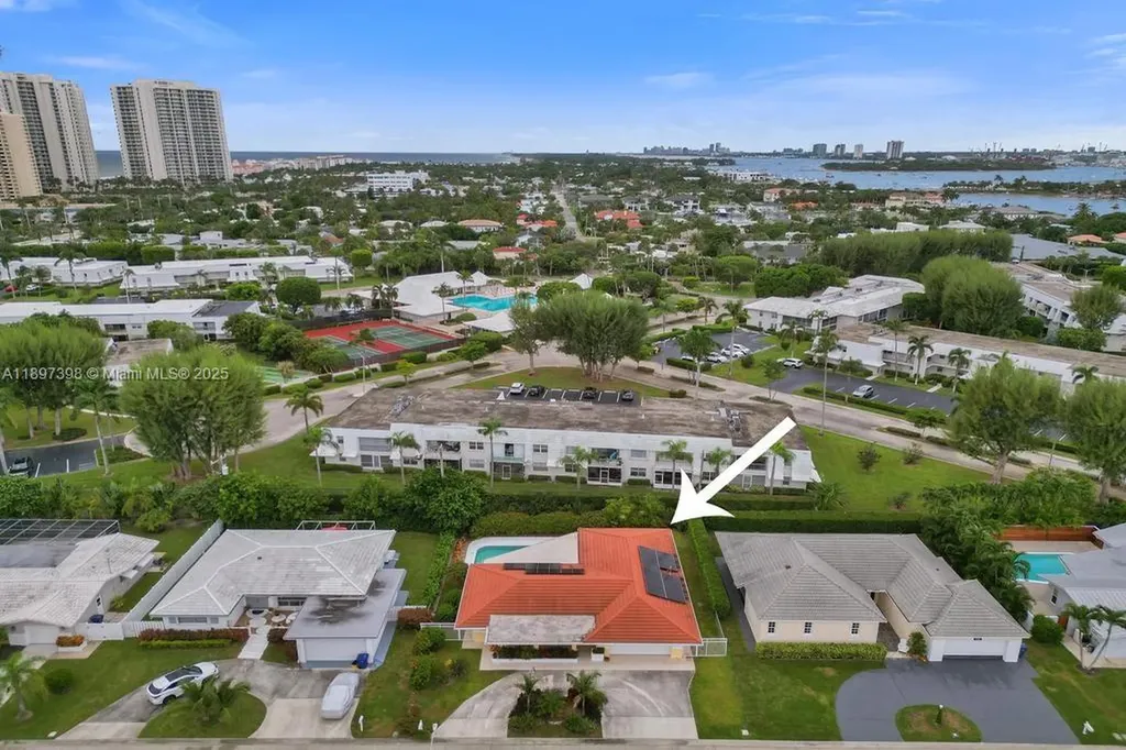 1221 Singer Drive Singer Island FL 33404