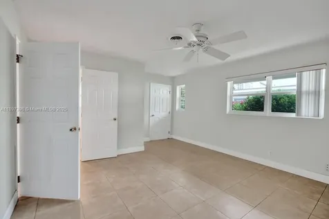 1221 Singer Drive Singer Island FL 33404