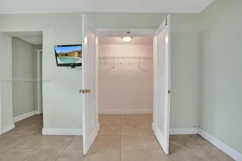 1221 Singer Drive Singer Island FL 33404