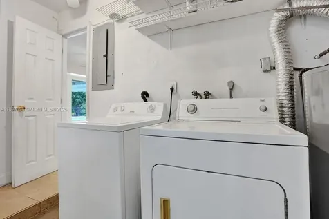 1221 Singer Drive Singer Island FL 33404