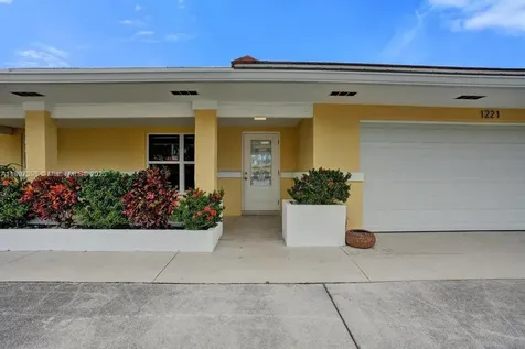 1221 Singer Drive Singer Island FL 33404