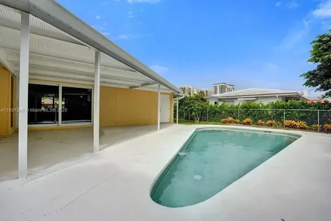 1221 Singer Drive Singer Island FL 33404