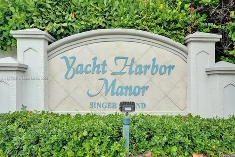 1221 Singer Drive Singer Island FL 33404