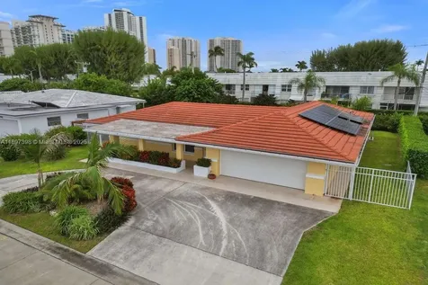 1221 Singer Drive Singer Island FL 33404