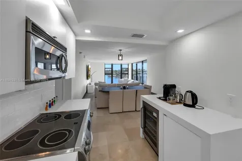 20515 E Country Club Drive Aventura FL 33180