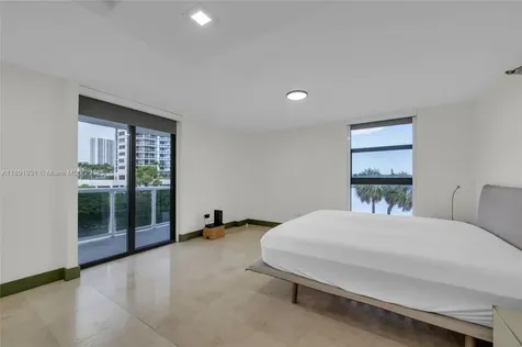 20515 E Country Club Drive Aventura FL 33180