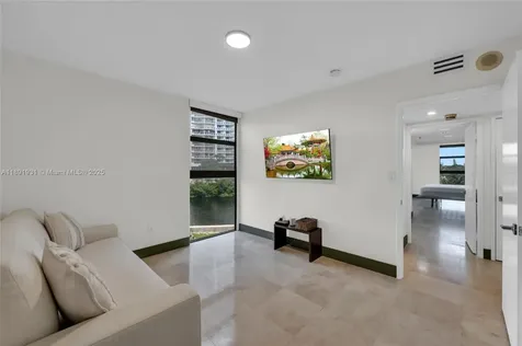20515 E Country Club Drive Aventura FL 33180