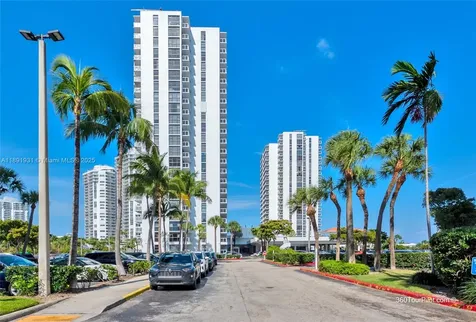 20515 E Country Club Drive Aventura FL 33180