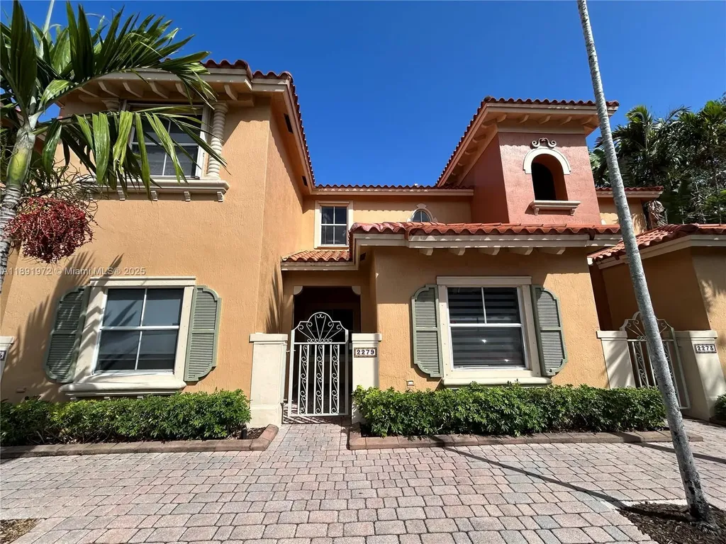 2279 Anchor Court Fort Lauderdale FL 33312