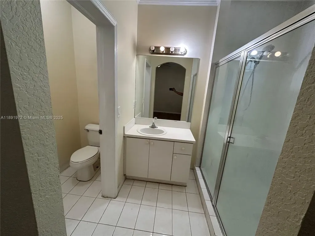 2279 Anchor Court Fort Lauderdale FL 33312