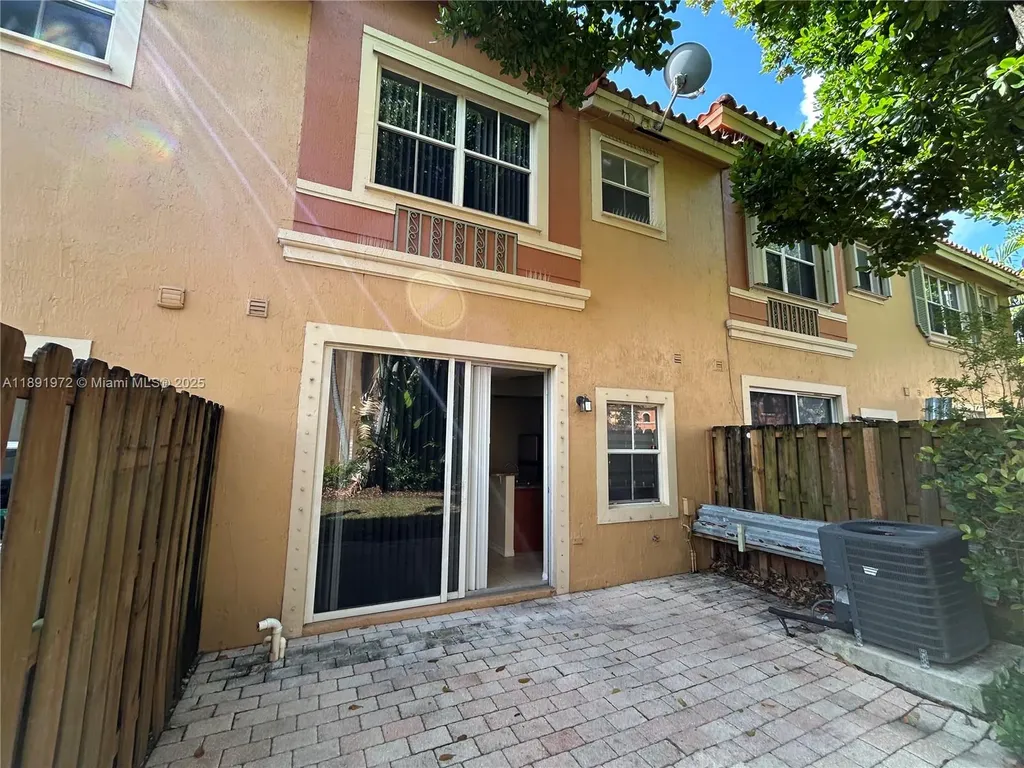 2279 Anchor Court Fort Lauderdale FL 33312