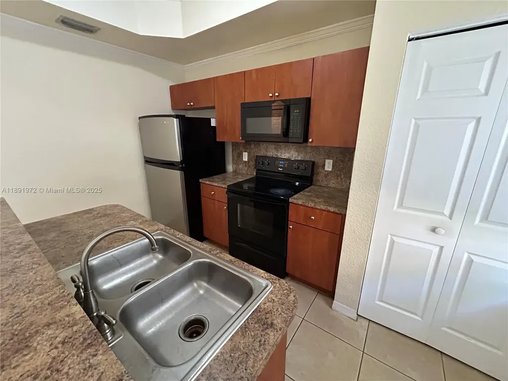 2279 Anchor Court Fort Lauderdale FL 33312