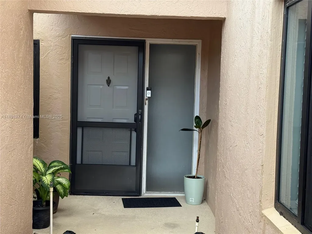 8204 Summerbreeze Lane Boca Raton FL 33496