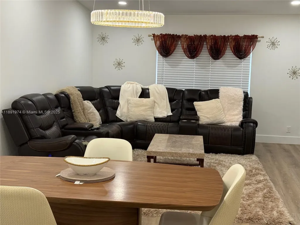 8204 Summerbreeze Lane Boca Raton FL 33496