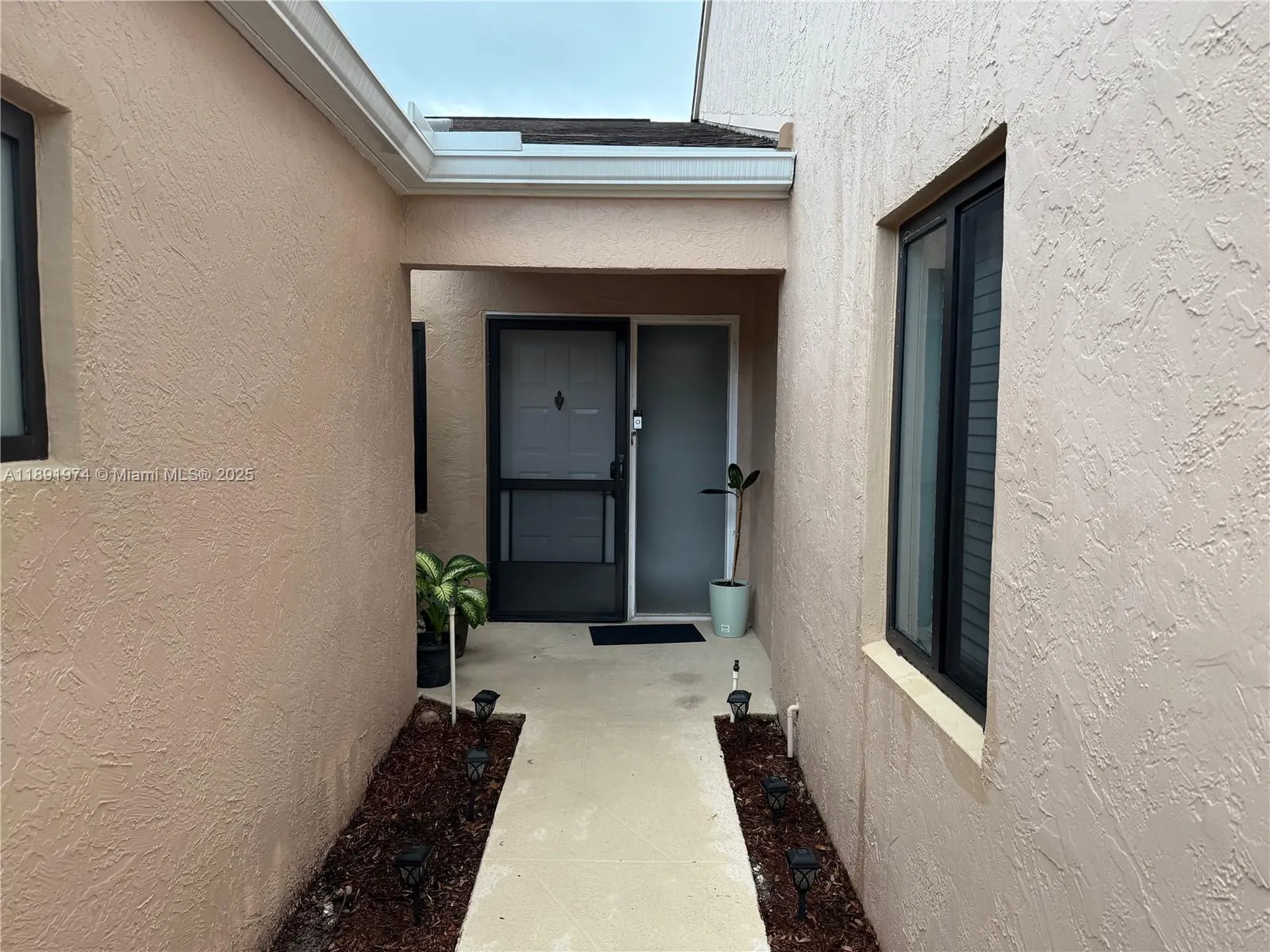 8204 Summerbreeze Lane Boca Raton FL 33496