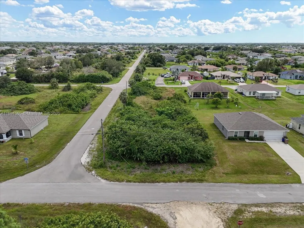 4201 15 Street SW Lehigh Acres FL 33976