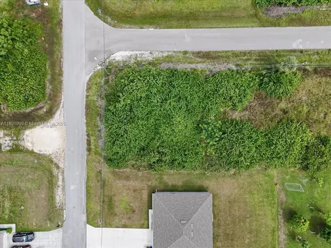 4201 15 Street SW Lehigh Acres FL 33976