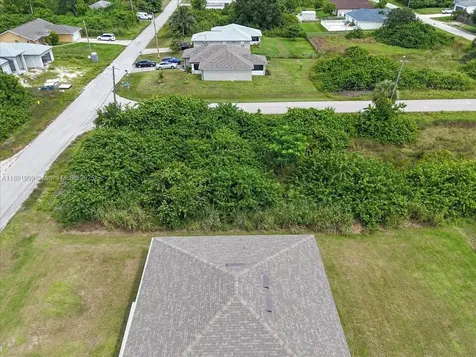 4201 15 Street SW Lehigh Acres FL 33976