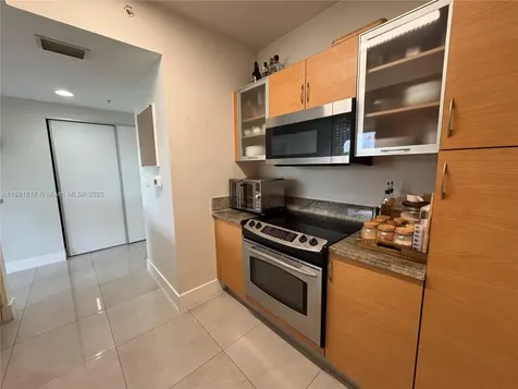 2775 NE 187th Street Aventura FL 33180