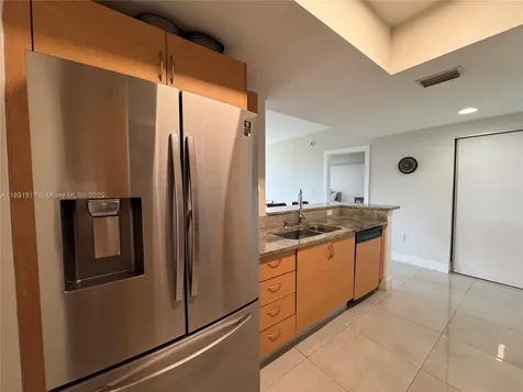 2775 NE 187th Street Aventura FL 33180