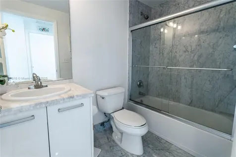 253 NE 2nd Street Miami FL 33132