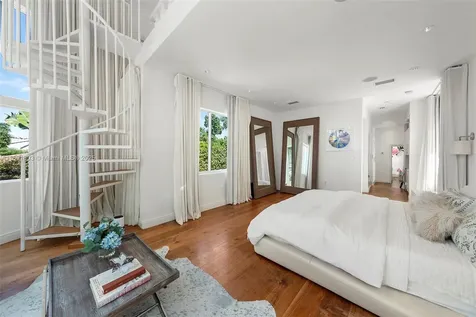 2701 N Bay Road Miami Beach FL 33140