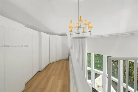 2701 N Bay Road Miami Beach FL 33140