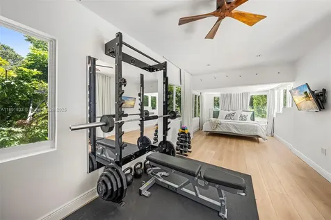 2701 N Bay Road Miami Beach FL 33140