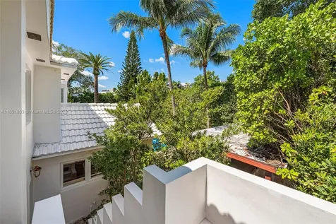 2701 N Bay Road Miami Beach FL 33140