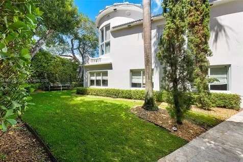 2701 N Bay Road Miami Beach FL 33140