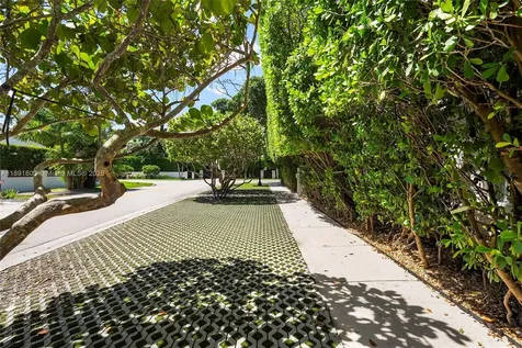 2701 N Bay Road Miami Beach FL 33140
