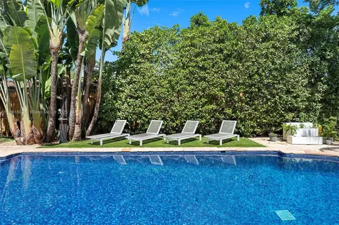 2701 N Bay Road Miami Beach FL 33140