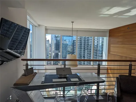 41 SE 5th Street Miami FL 33131