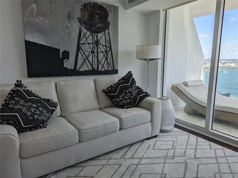 41 SE 5th Street Miami FL 33131