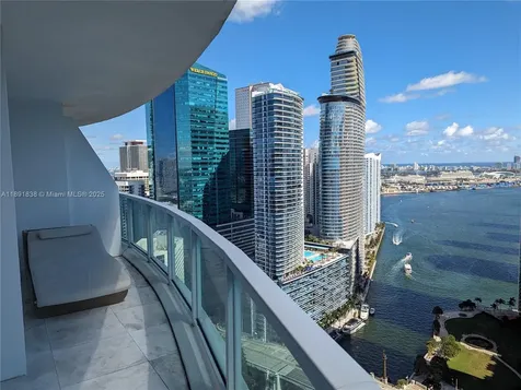 41 SE 5th Street Miami FL 33131