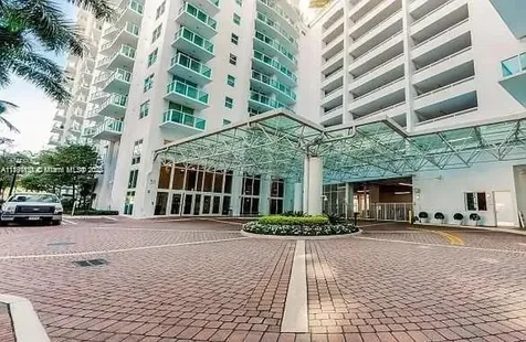 41 SE 5th Street Miami FL 33131