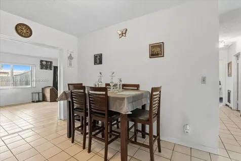 514 SW 72nd Terrace North Lauderdale FL 33068