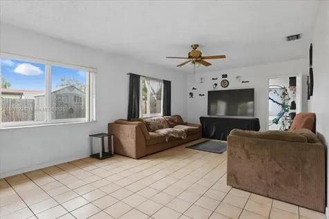 514 SW 72nd Terrace North Lauderdale FL 33068