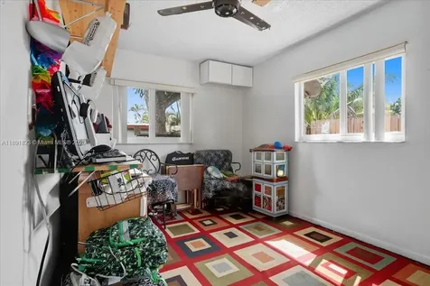 514 SW 72nd Terrace North Lauderdale FL 33068