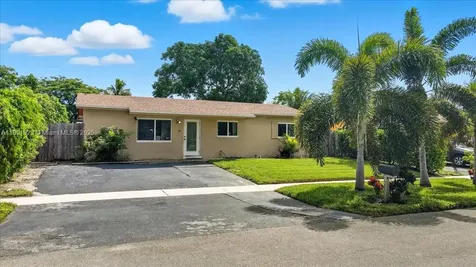 514 SW 72nd Terrace North Lauderdale FL 33068