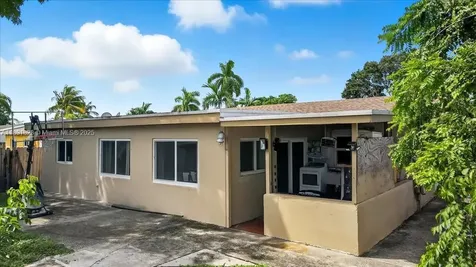 514 SW 72nd Terrace North Lauderdale FL 33068