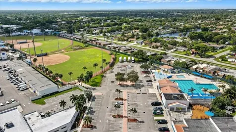 514 SW 72nd Terrace North Lauderdale FL 33068