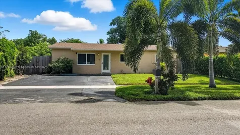 514 SW 72nd Terrace North Lauderdale FL 33068