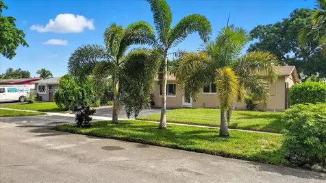 514 SW 72nd Terrace North Lauderdale FL 33068