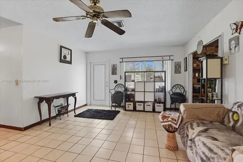 514 SW 72nd Terrace North Lauderdale FL 33068