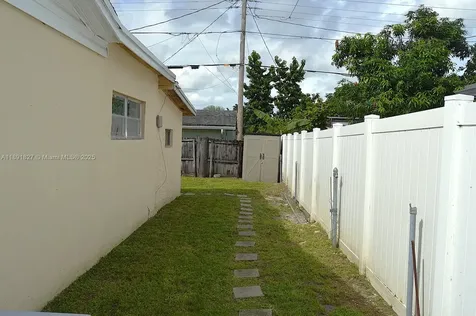 6441 Allen Street Hollywood FL 33024
