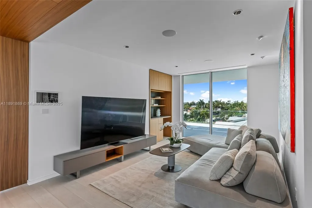 2131 NE 15th Street Fort Lauderdale FL 33304